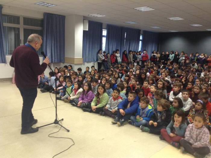 Euskararen Urrezko Makila bi 9 1487252158963