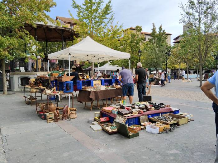 Antzinako objektuz eta bildu 46 1758390910785