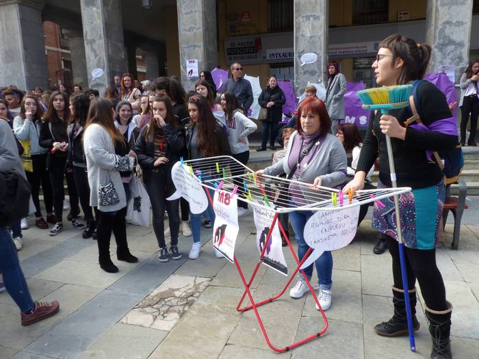 Greba feministaren goizeko t 56 1520512315770