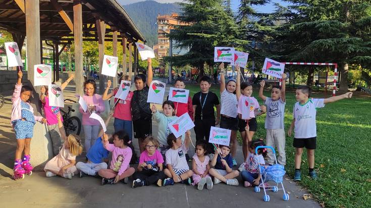 Aretako umeekin landu dute biharko lanuzte orokorra