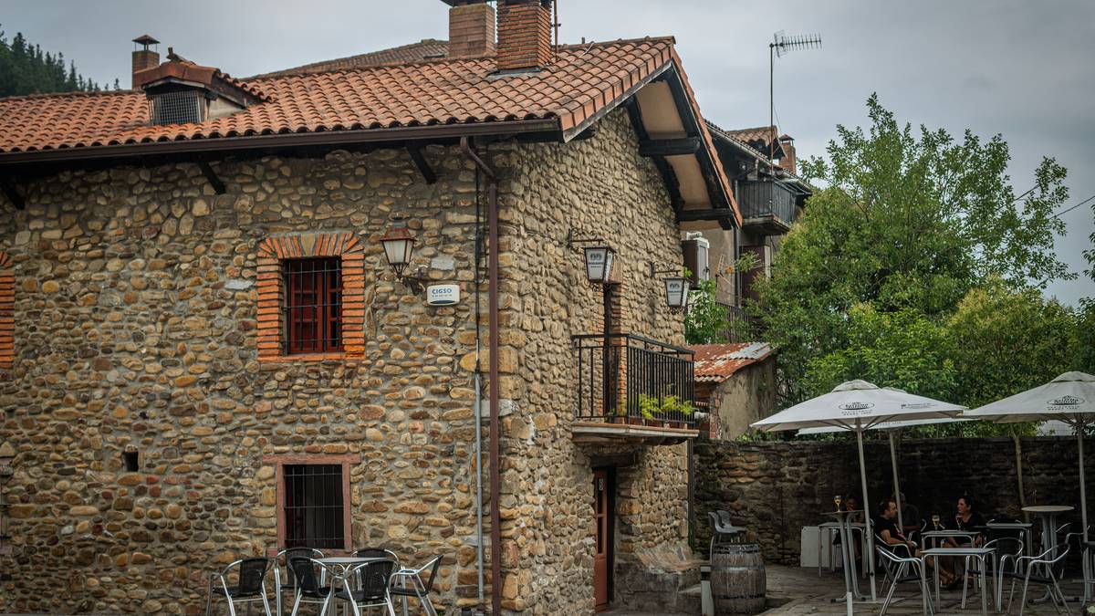 Xarmanta jatetxea itxiko dute gaur eta etorkizuna definitzeke du oraindik ostalaritza eraikinak