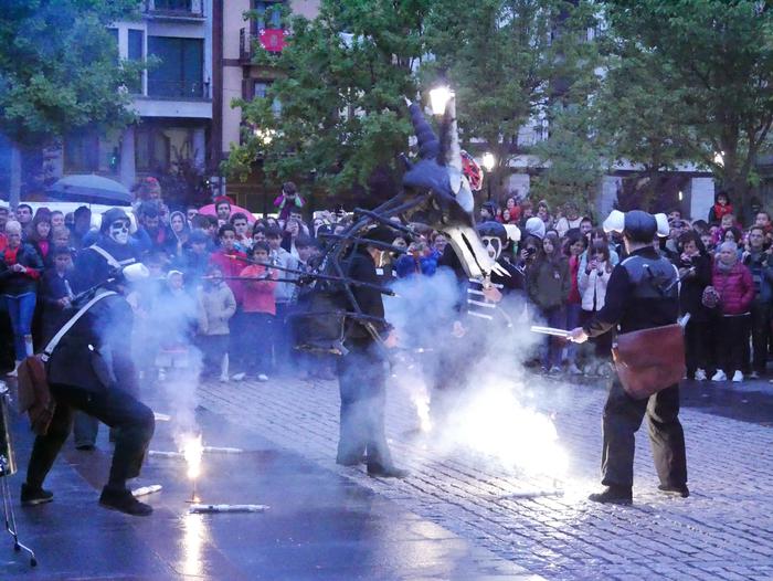 Bihotzaren erreketarekin ama 54 1526281037650