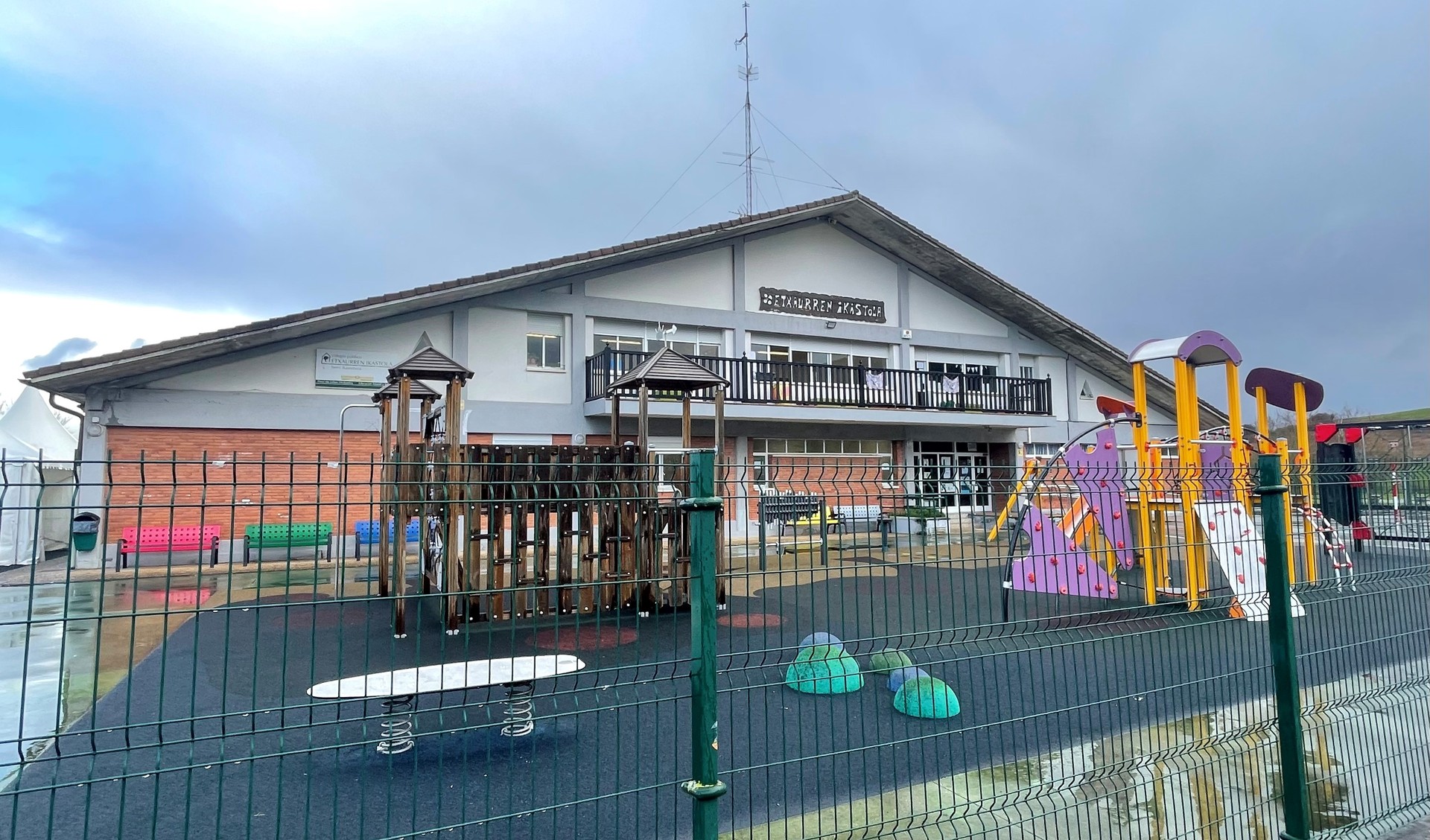 Haurrei euren mugimendu propioak garatzen uzten dien haurreskola