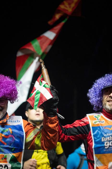 Ehunka lagun atera ditu Korr 20 1774596762934