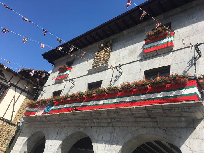 Txupina jaurtita hasi dira O 40 1504206463500