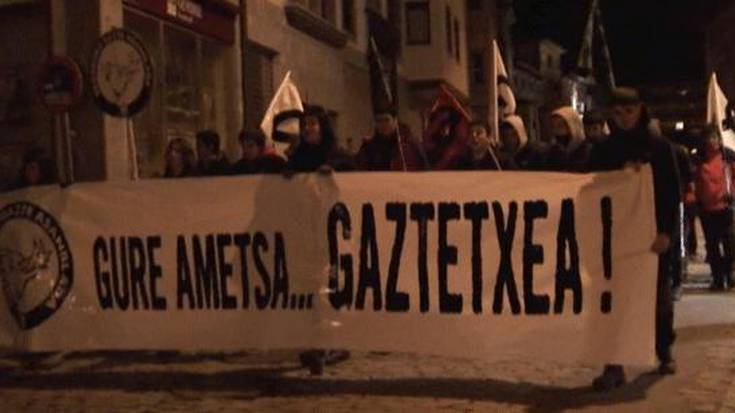 Gazte Asanbladak mobilizazioak deitu ditu Gaztetxearen proiektua defendatzeko