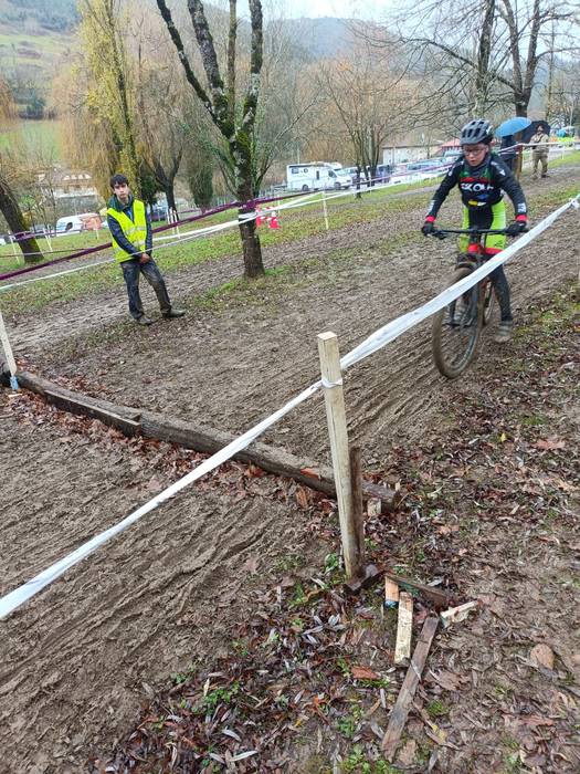 Zirkuitu gogorra izan zuten  4 1768228024042