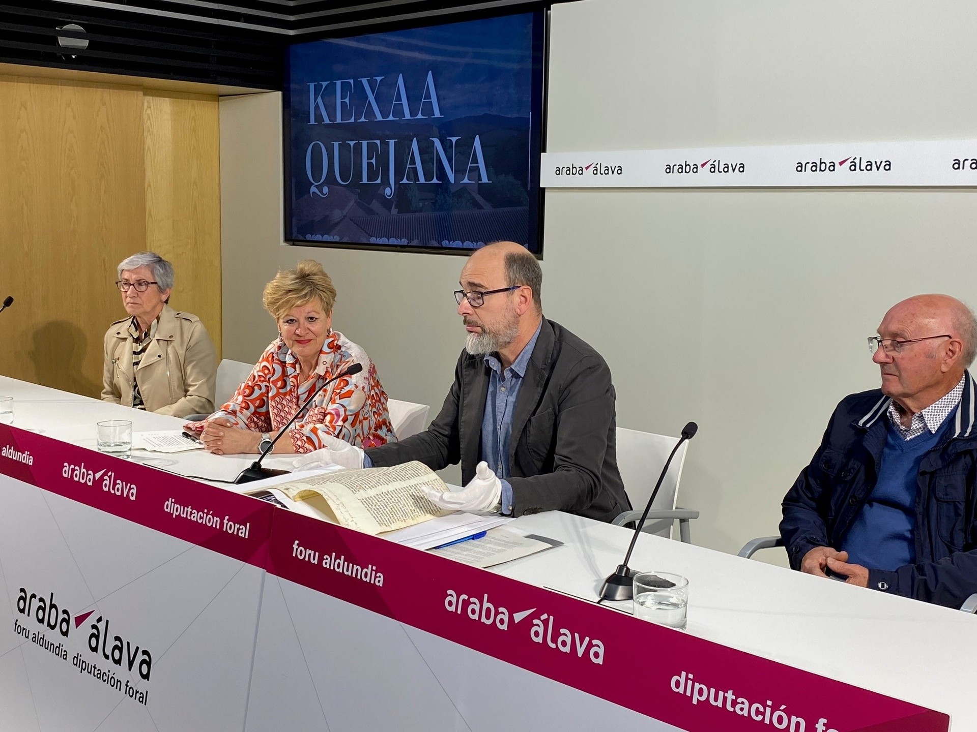 Arabako Foru Aldundiak ez du parte hartuko Christie´s etxeko 'Kexaako bibliaren' enkantean