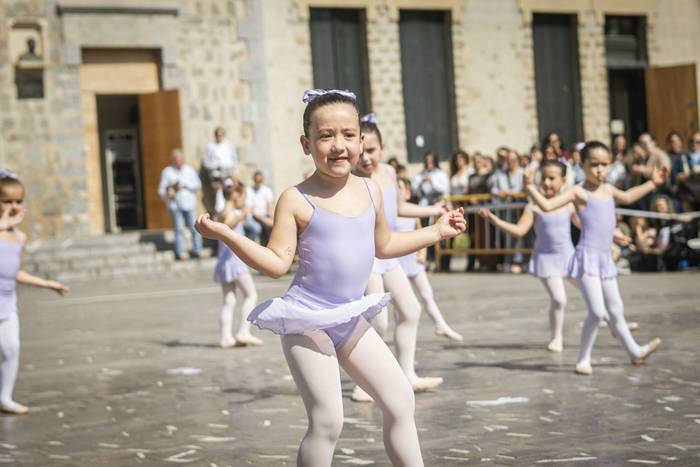 Dantzaz bete dute Amurrioko  11 1776607498431