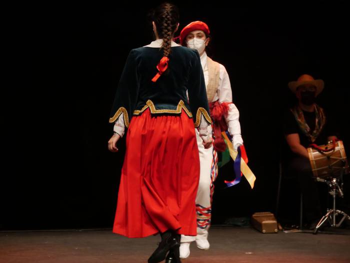 Aiara Dantza Taldearen "Arat 99 1614450535922