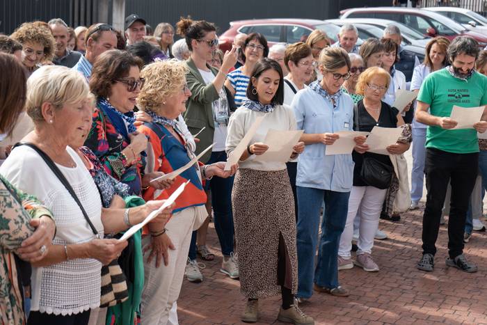 Agur beroa egin diote Amurri 6 1759752053382