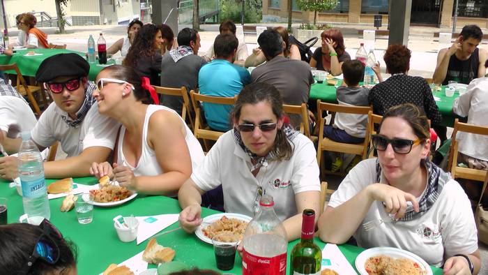 Dantza taldeak taldeak izan  112 1496054486993