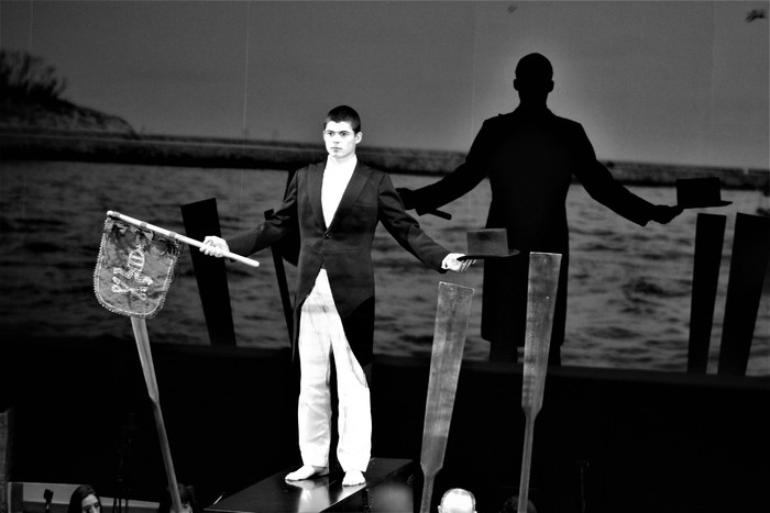 Eskualdeko ehundik gora dantzari eta musikarik koloreztatu zuten Amurrio Antzokiko oholtza - 151