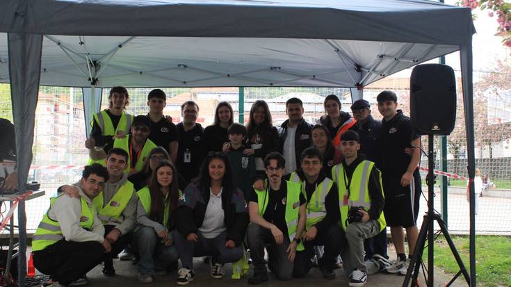 60 ibilgailu klasiko batu ditu San Roke Racing Clubek Aldai plazan