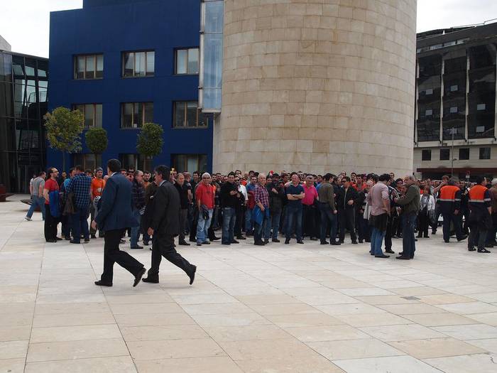 Tubos Reunidosen egoera zeresana sortzen ari da epaitegietan