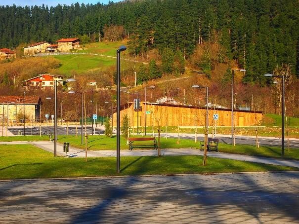 Orozkoko udalak biomasaz hornituriko berogailu sistemak ezarriko ditu eskolan eta 500 etxebizitzatan 