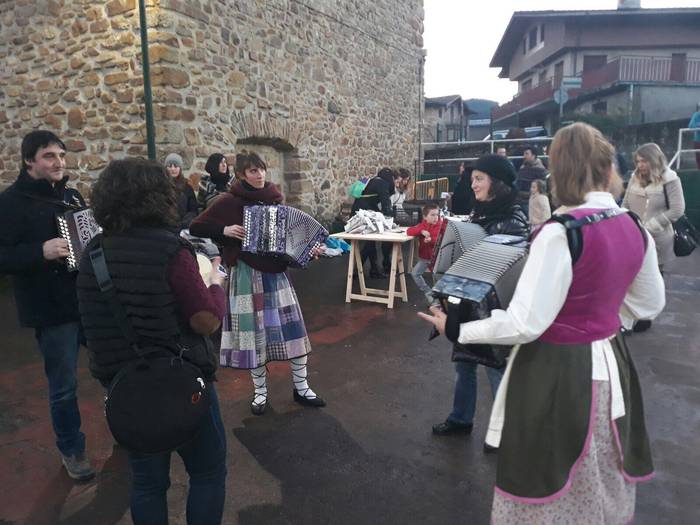 Olentzero eta Maridomingi er 6 1514280940570