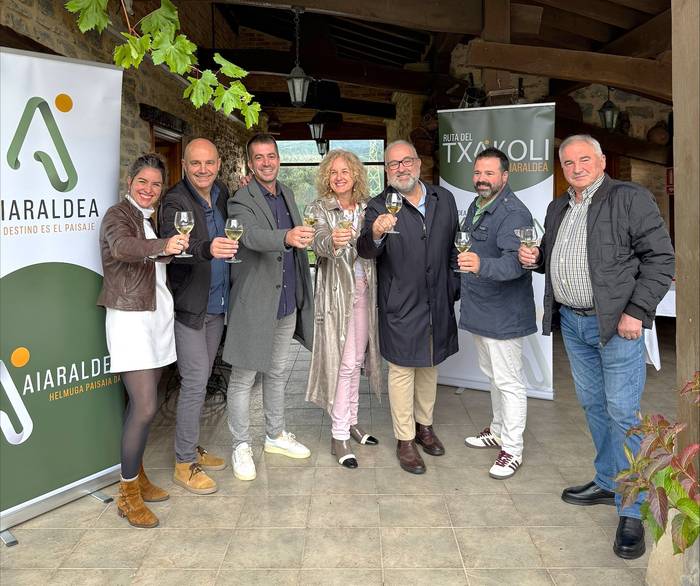 Aiaraldeko Kuadrillak Txakoli Biziren bosgarren edizioa hasiko du Garabilla Landetxean egingo den aurkezpen eta  topa batekin