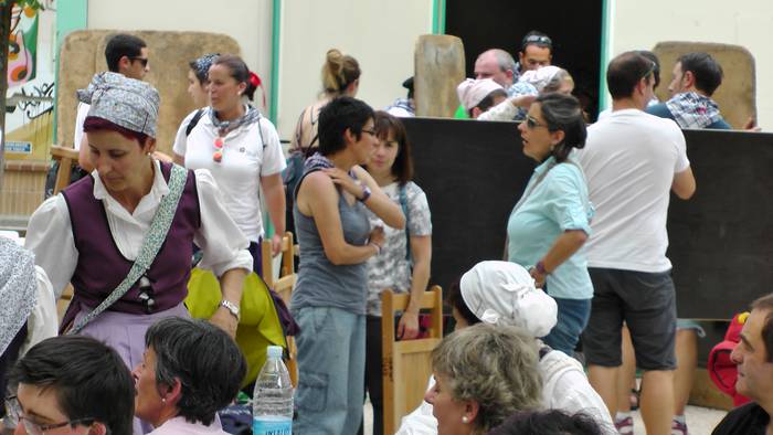 Dantza taldeak taldeak izan  180 1496056804074