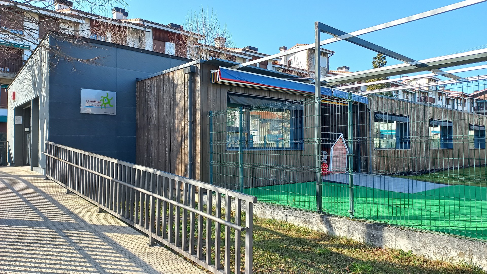 417 sinadura bildu dituzte Urduñako haurreskola publikoaren ordutegia alda dezaten