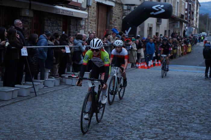 400 kirolarik parte hartu zu 163 1767283098656