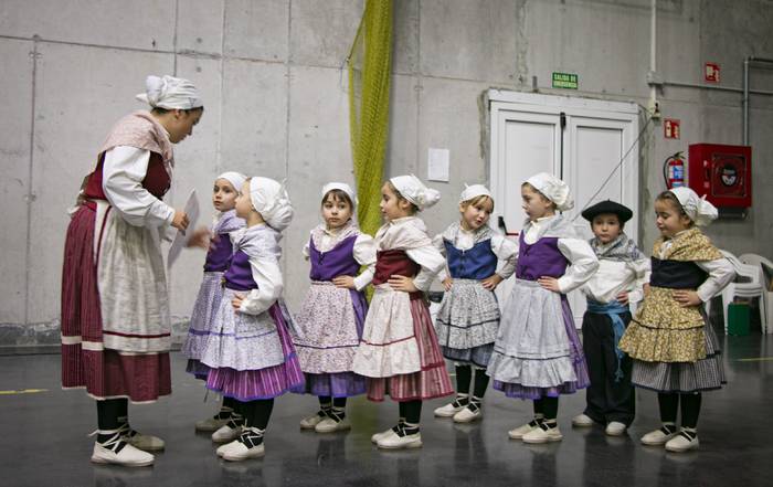 Ubixeta dantza taldeak dantz 13 1766416371909