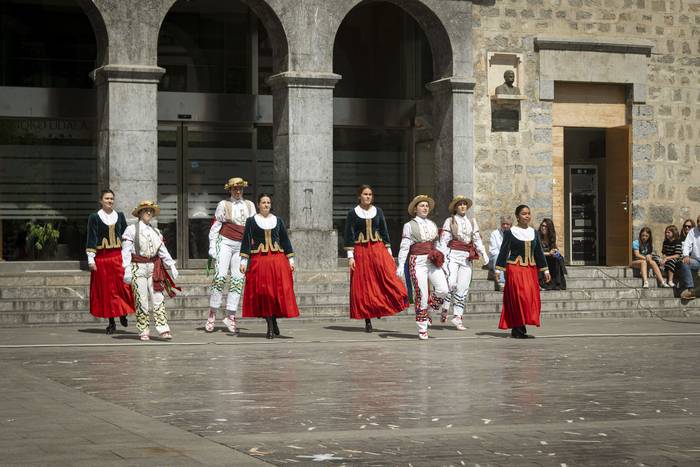 Dantzaz bete dute Amurrioko  63 1776607552883