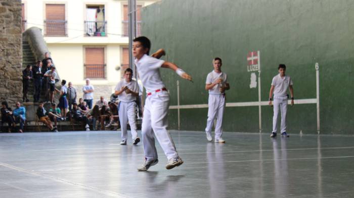 Txupina jaurtita hasi dira O 52 1504243327966