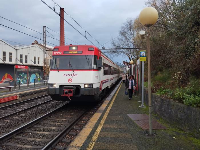 Marmotaren eguna: zerbitzu ezegokiak Aiaraldeko mugikortasunean