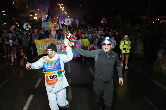 Aldarrikapenez eta pirotekni 107 1774615508434