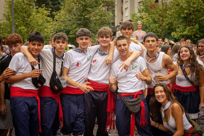 Lehertu da festa-giroa Amurr 47 1755025705425