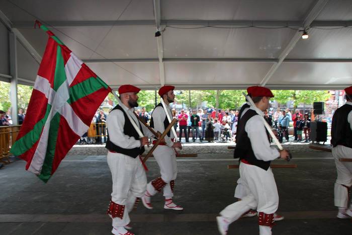 Jendetza eta giro ona nagusi 8 1494849178591