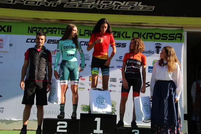 Jendetza erakarri zuen Laudi 113 1572181473225