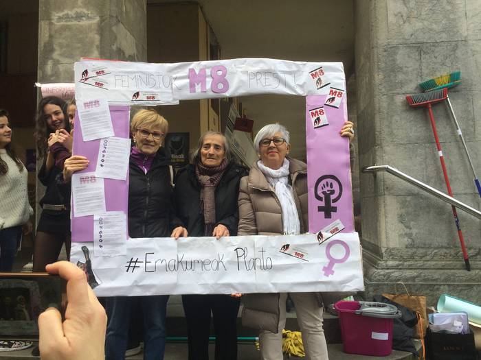 Greba feministaren goizeko t 144 1520519833209