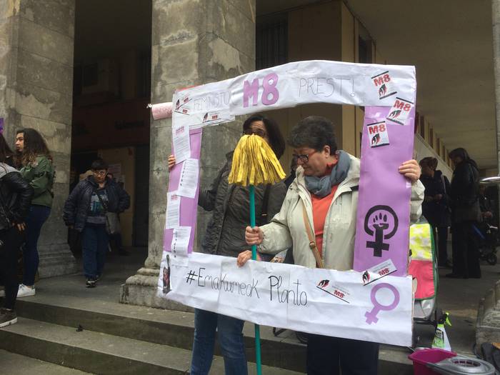 Greba feministaren goizeko t 138 1520519759205