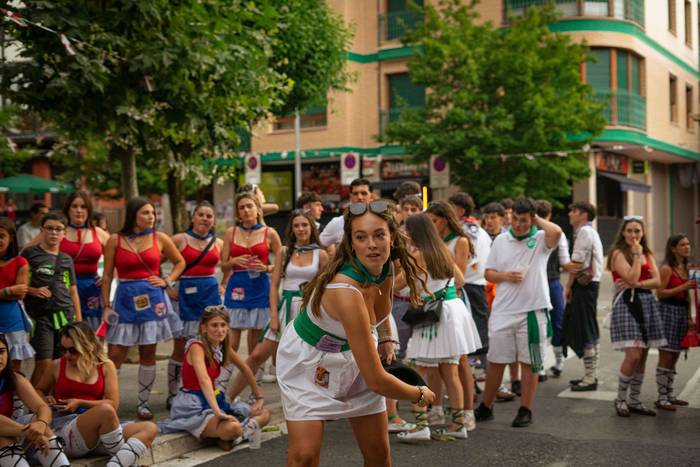 Lehertu da festa-giroa Amurr 6 1755025630149