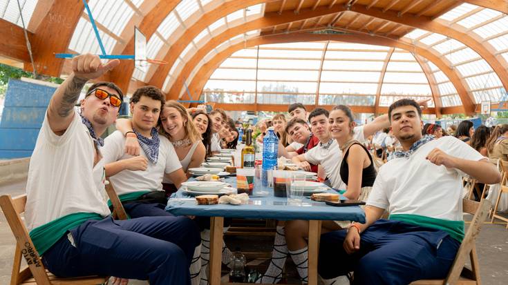 500 laguneko langara iritsi da Berakatz Eguneko herri bazkaria