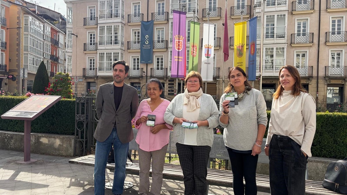 Maria Teresa Menoyo lezamarra izan da Arabako foru garraioa gehien erabili duen pertsona, bigarren urtez