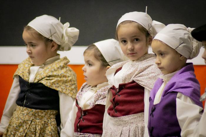 Ubixeta dantza taldeak dantz 14 1766416380590