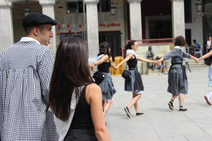 Sokatik tiraka itzuli dira j 30 1503500460809