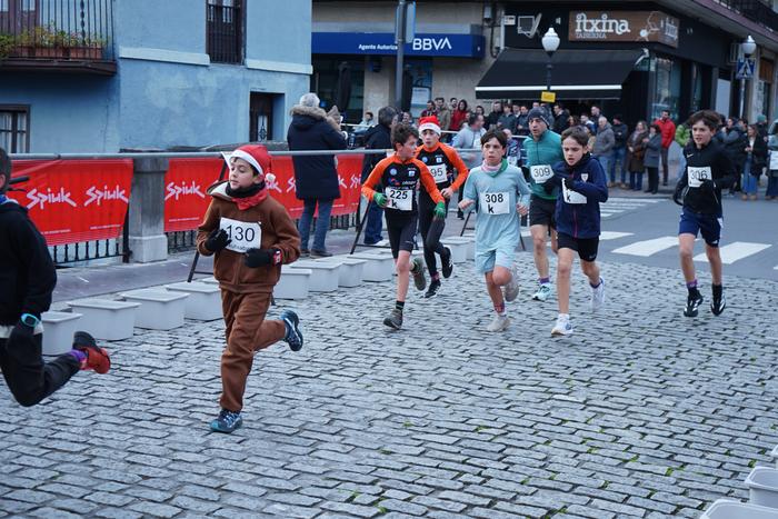 400 kirolarik parte hartu zu 77 1767282748984