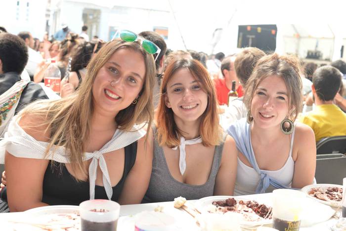 Aldai plaza txiki geratu da  56 1503894194813