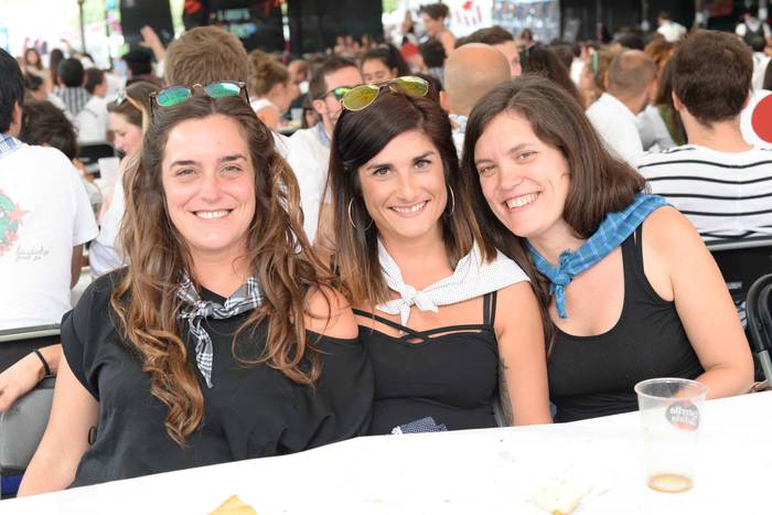 Aldai plaza txiki geratu da  177 1503895591422