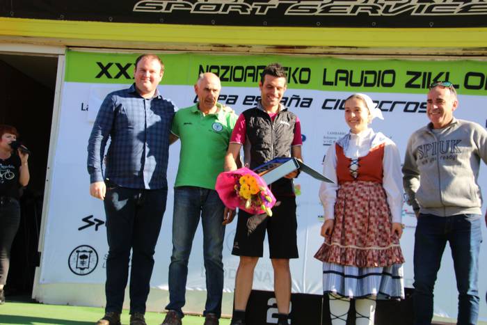 Jendetza erakarri zuen Laudi 87 1572181284568