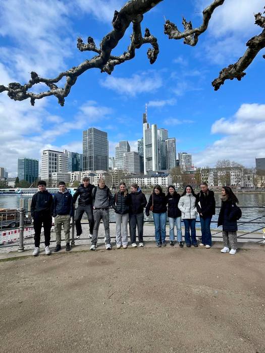 Frankfurten, elkartasun last 16 1774850900451