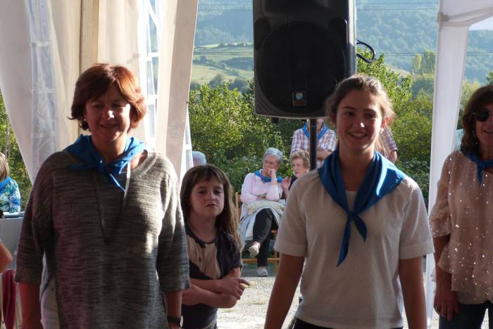 Auzokide ugarik hartu zuten  100 1506366968309