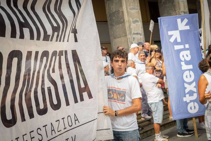 Festa-giro goria piztu du La 63 1755257050785