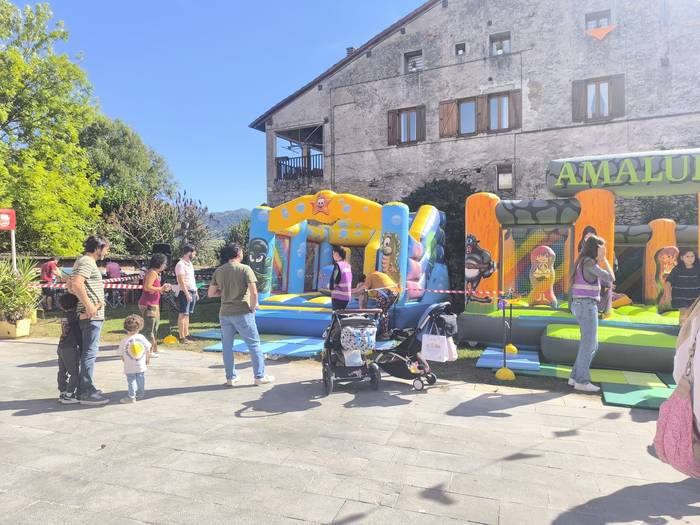 Auzo giroan gozatu dituzte M 9 1759049327756