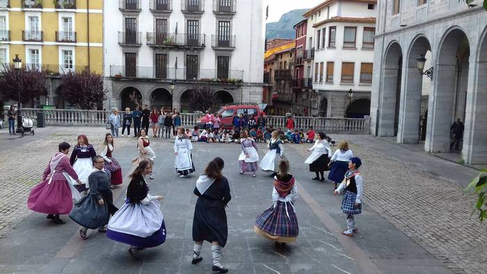 Haur sahararrei ongietorri f 5 1498994576915