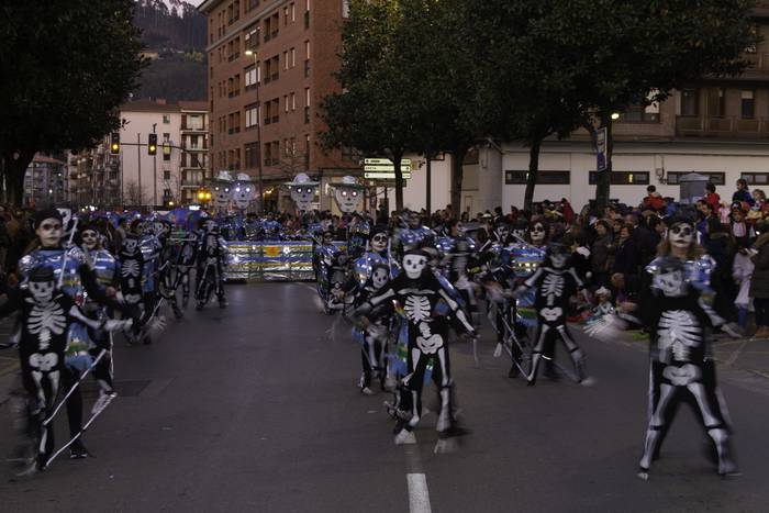 Mozorro koloretsuek ziprizti 44 1488187245617